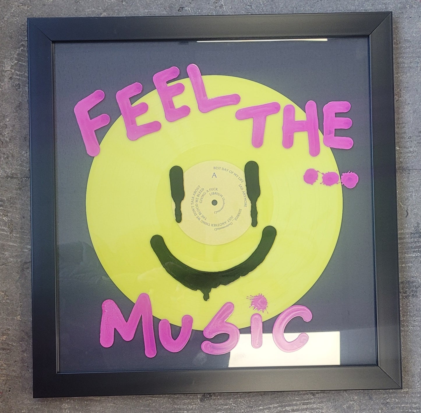 Feel The Music Smiley