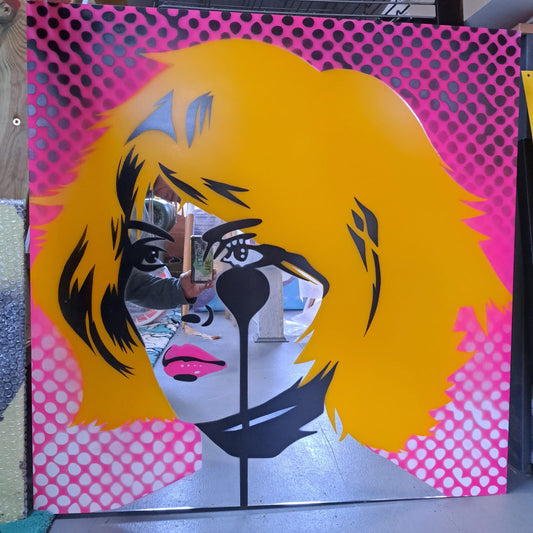 BLONDIE MIRROR #32